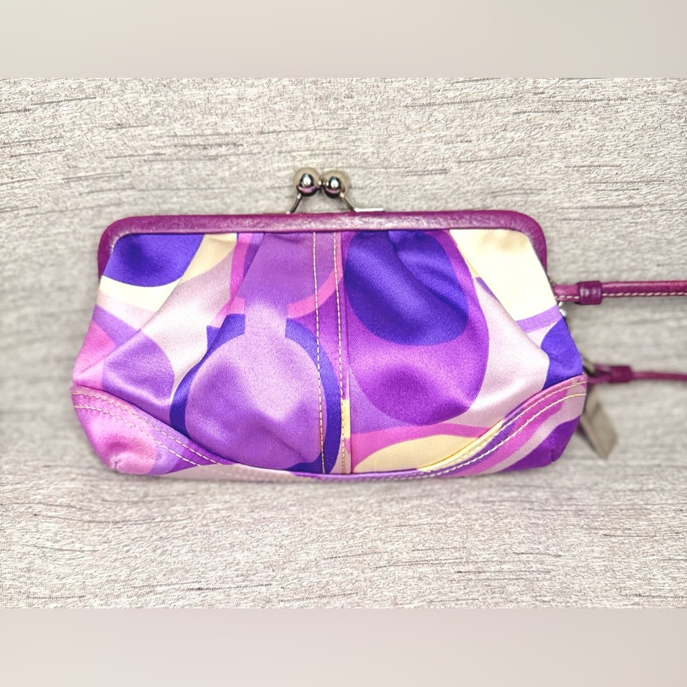 Coach & Swarovski Crystal Hangtag - Purple & White Scarf Print Kisslock Wristlet - Picture 11 of 14